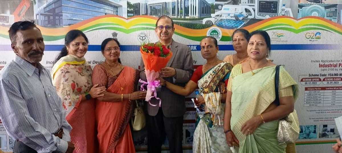 महाराष्ट्र में यमुना प्राधिकरण के सीईओ डॉ. अरुणवीर सिंह का किसानों ने किया स्वागत महाराष्ट्र में यमुना प्राधिकरण के सीईओ डॉ. अरुणवीर सिंह का किसानों ने किया स्वागत